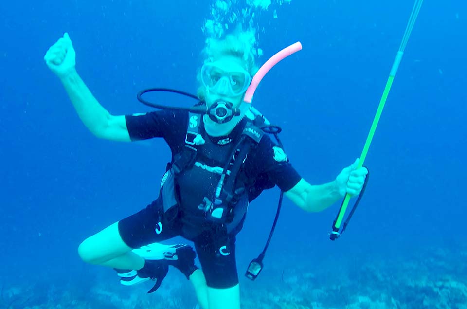 Kelly Harris diving