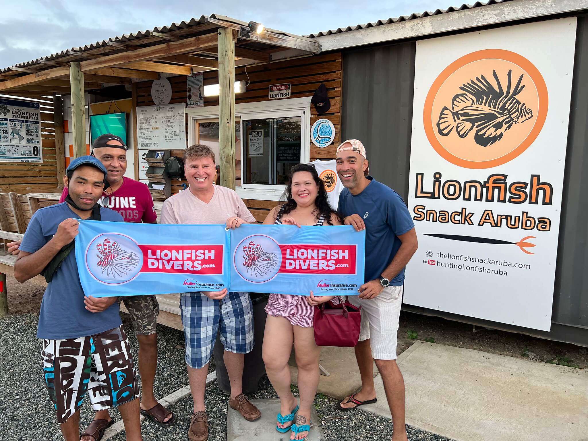 Group of Lionfish Divers supporters in Aruba