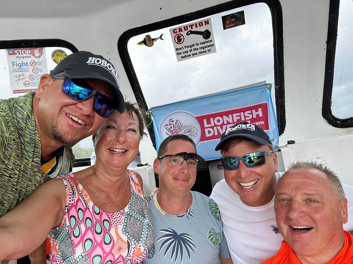 Perry Megens and friends on dive boat in Aruba