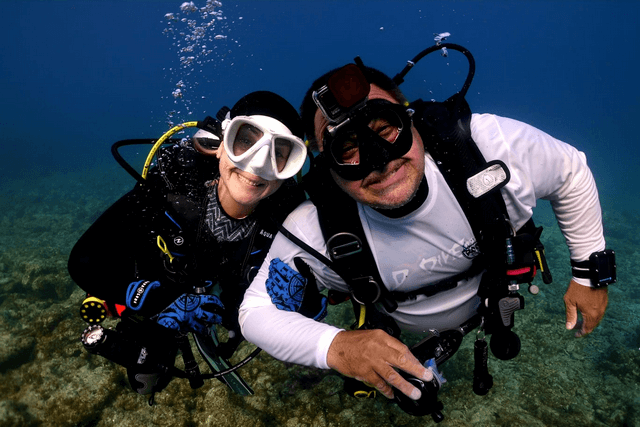 Tim Robinsons and Patricia scuba diving